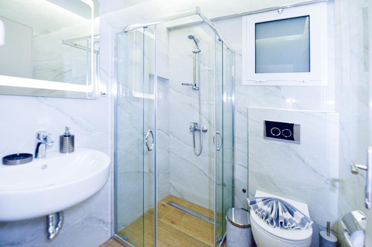 Astoria Studio Ii, Rhodes City Center - Brand New Bathroom Esterno foto